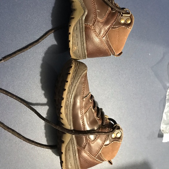 Boys OshKosh Boots - Picture 3 of 7